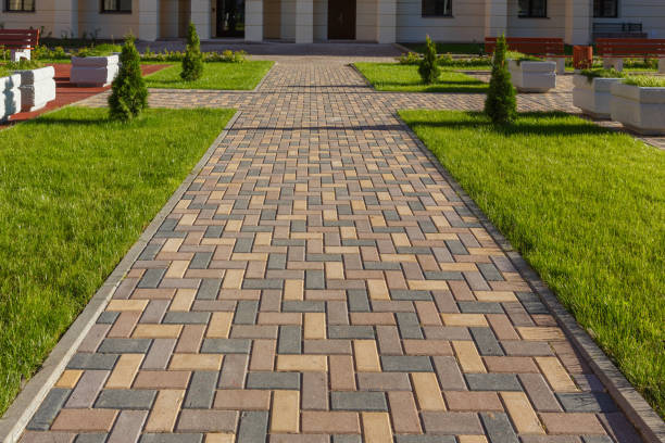 Best Driveway Pavers Near Me  in Clinton, IA